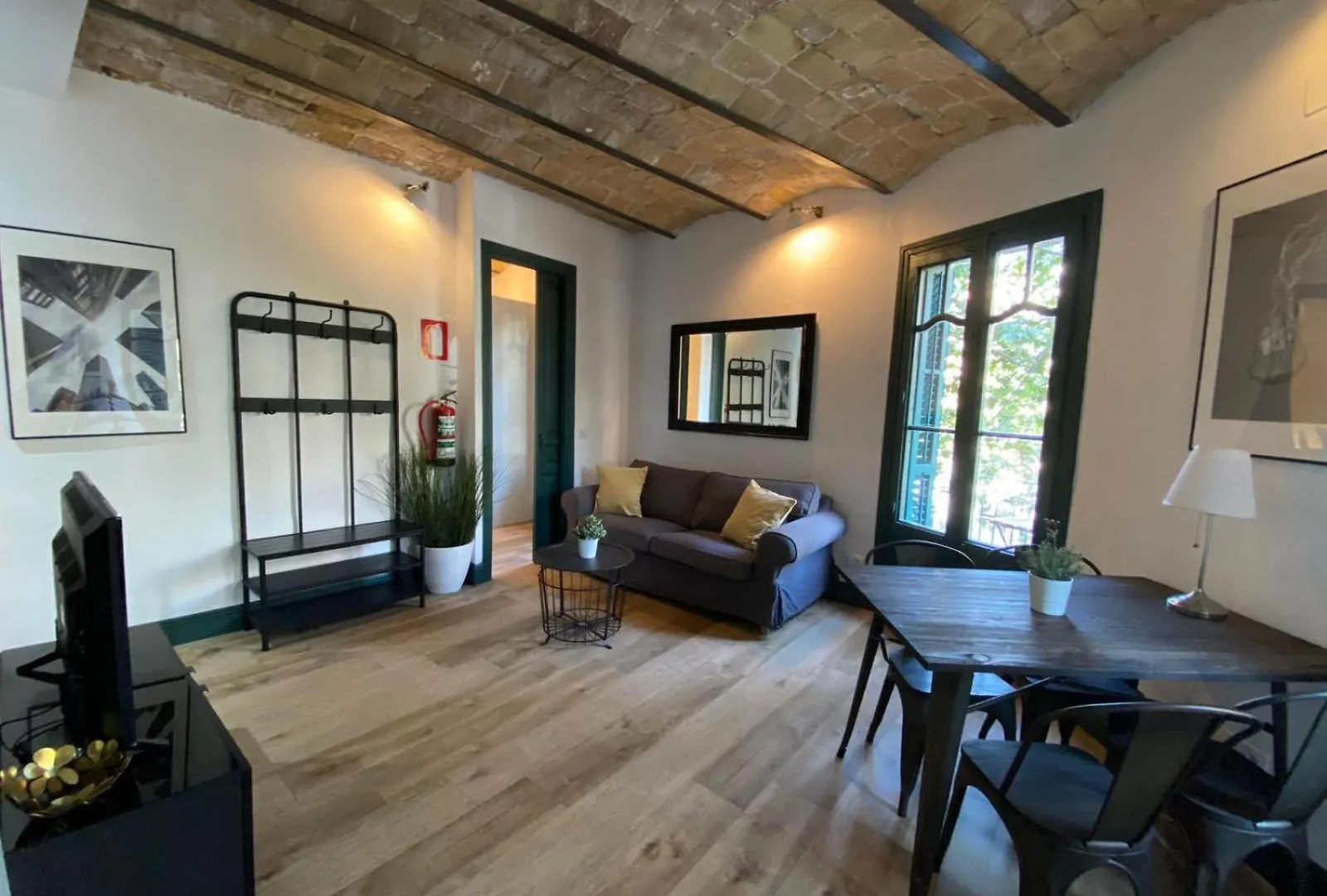 Barcelona Rent - Gaudi House Apartman