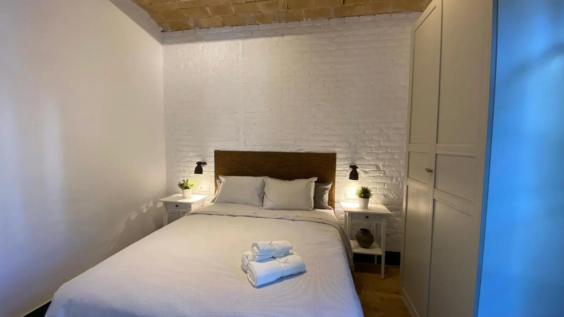 Barcelona Rent - Gaudi House Apartman