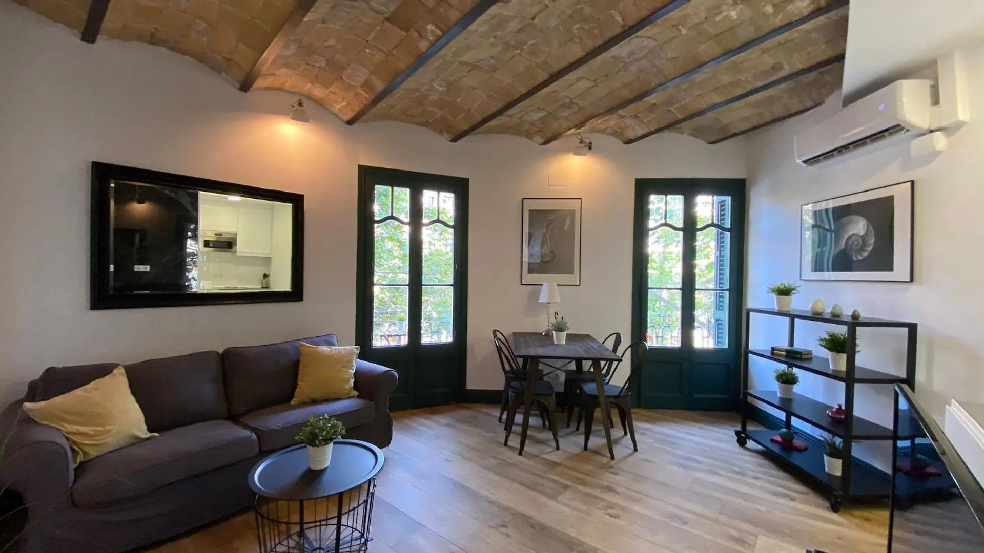 Barcelona Rent - Gaudi House Apartman